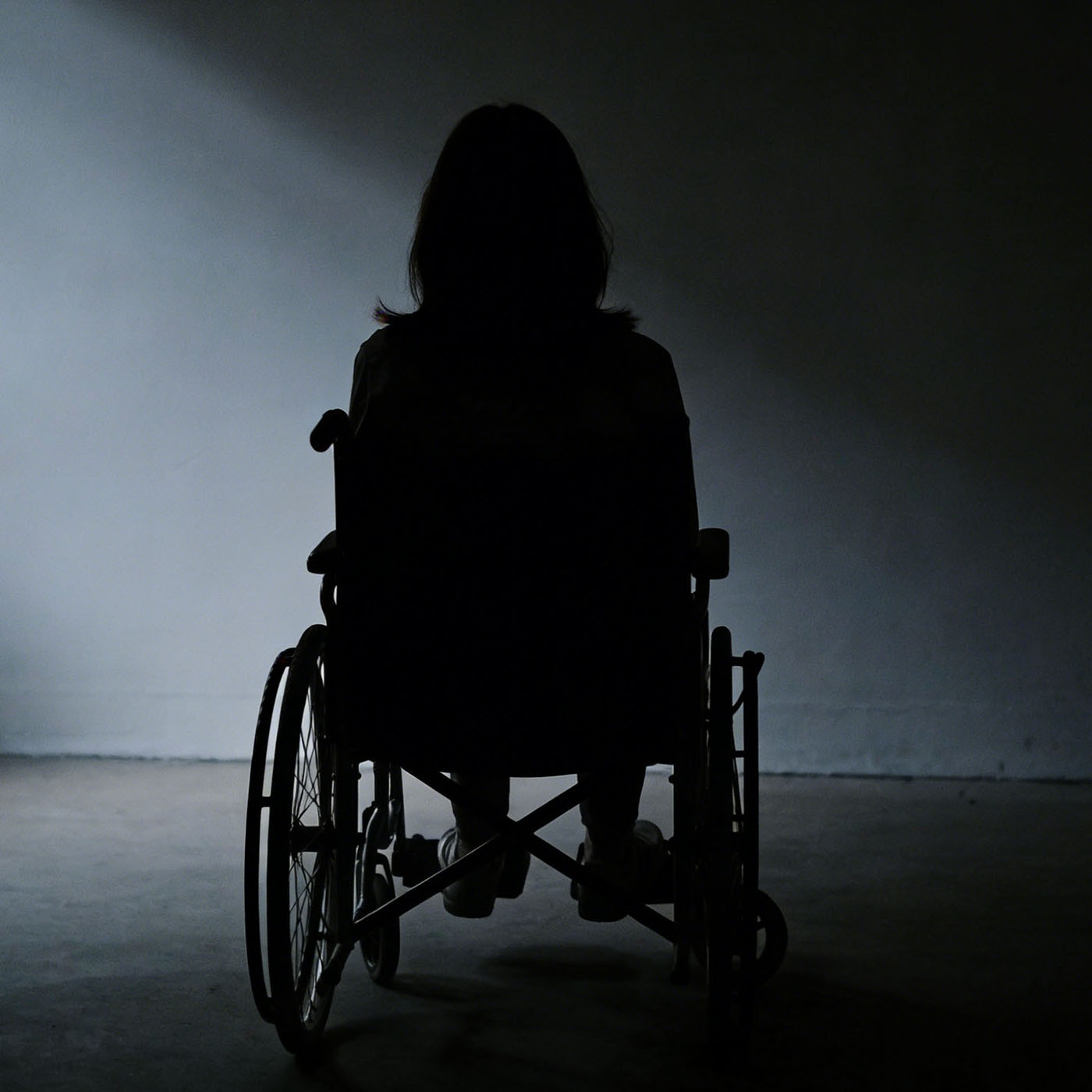 E878.「雇凶杀己」后的渐冻人，陷入被侮辱与被损害的照护陷阱