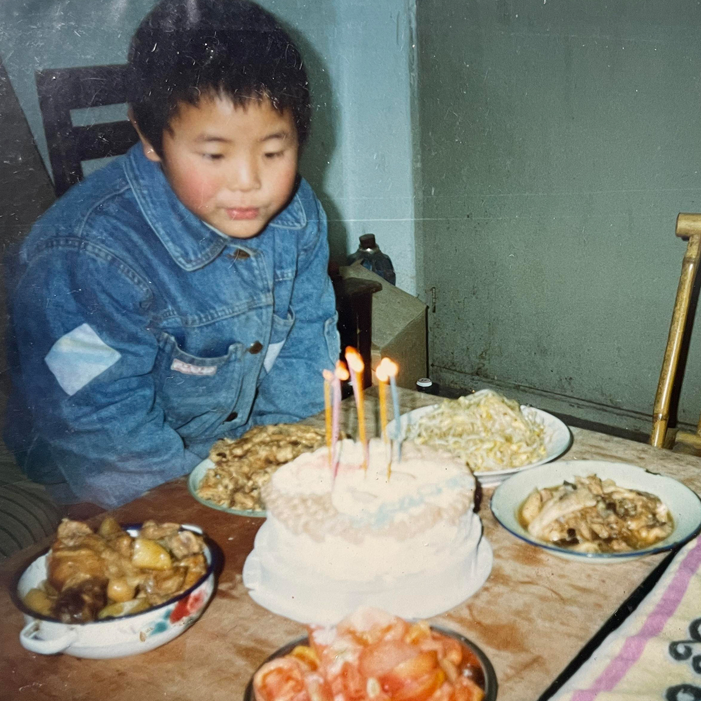 E868.悬浮三十年：两个阶层间的漂流记