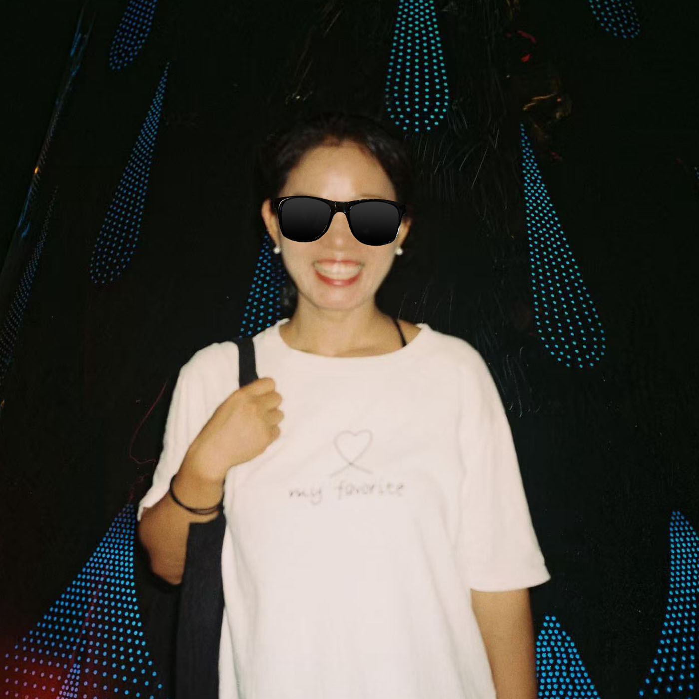 E885.妈妈做陪酒小姐，养活了两大家子