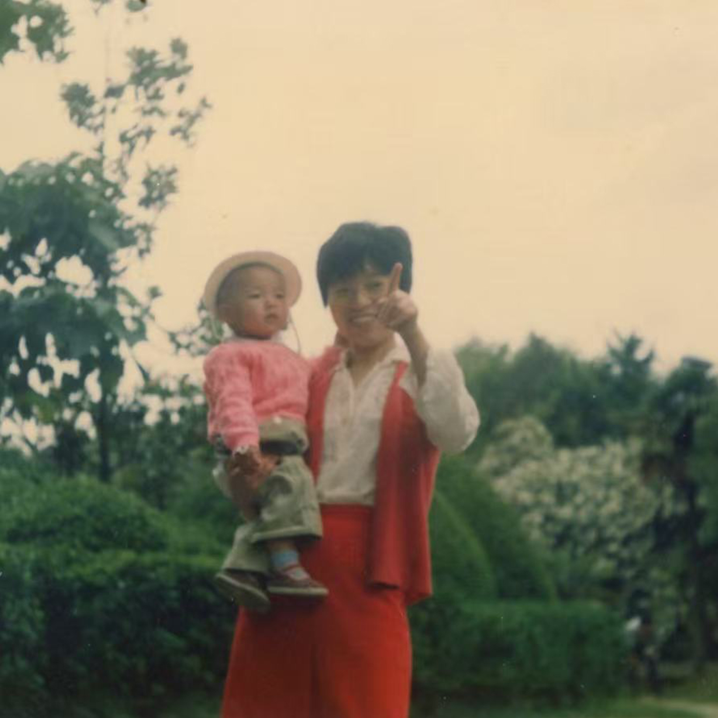 cover of episode E834.爸爸在家中沉默三年，妈妈和我的出逃和自救 | 素人采访计划